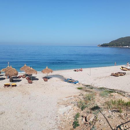 Natural Hostel Himara Kültér fotó