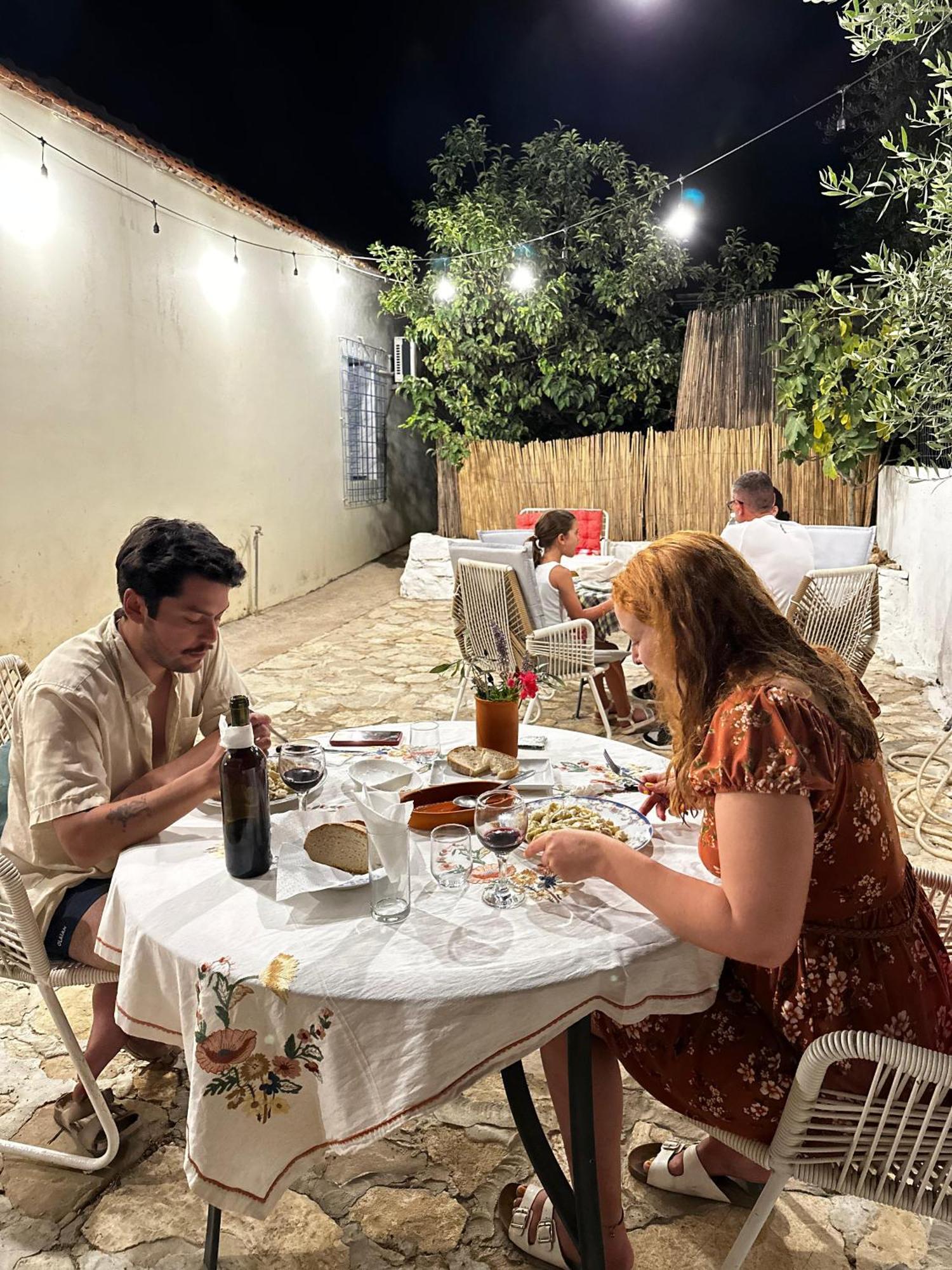 Natural Hostel Himara Kültér fotó
