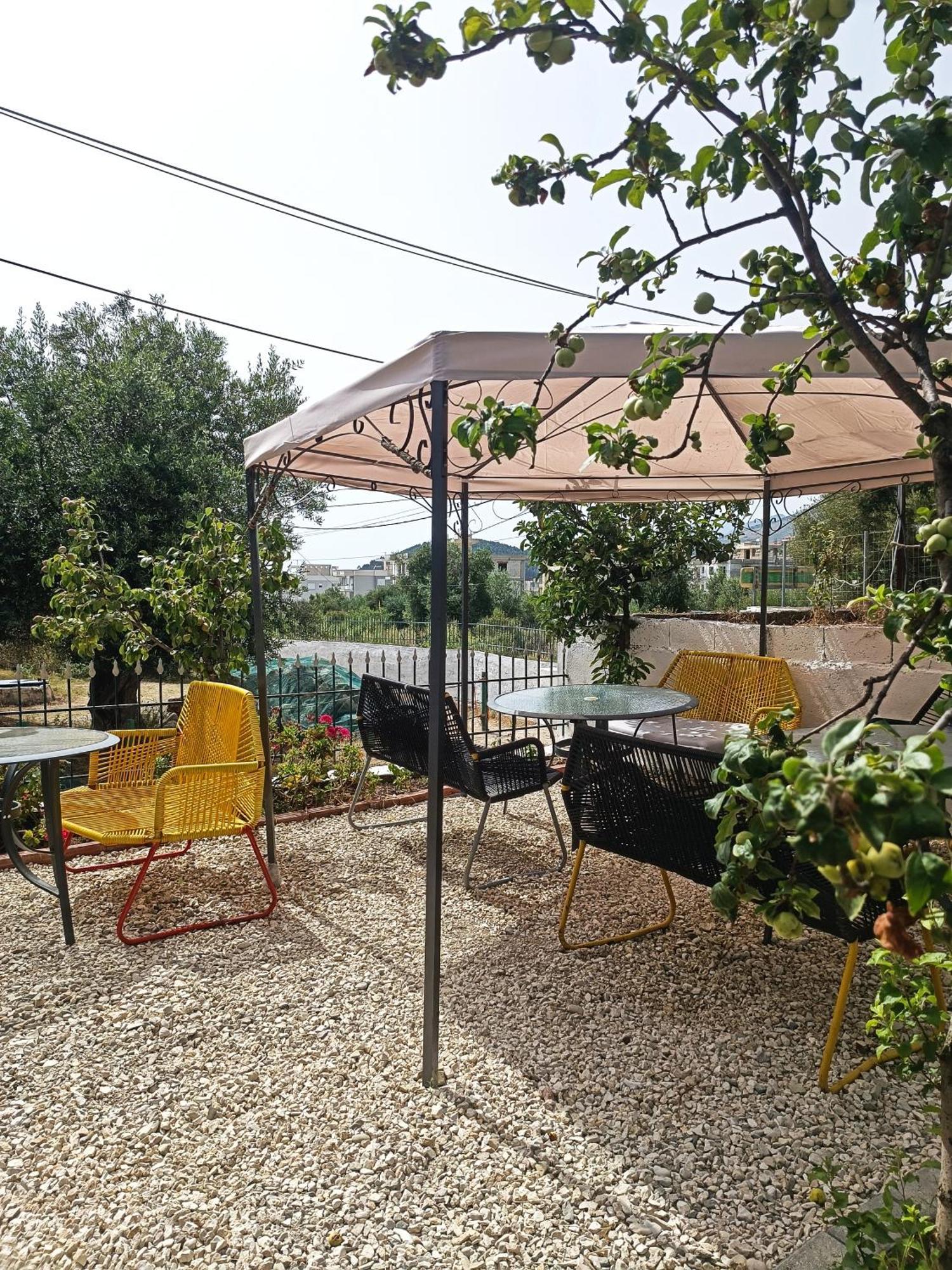 Natural Hostel Himara Kültér fotó